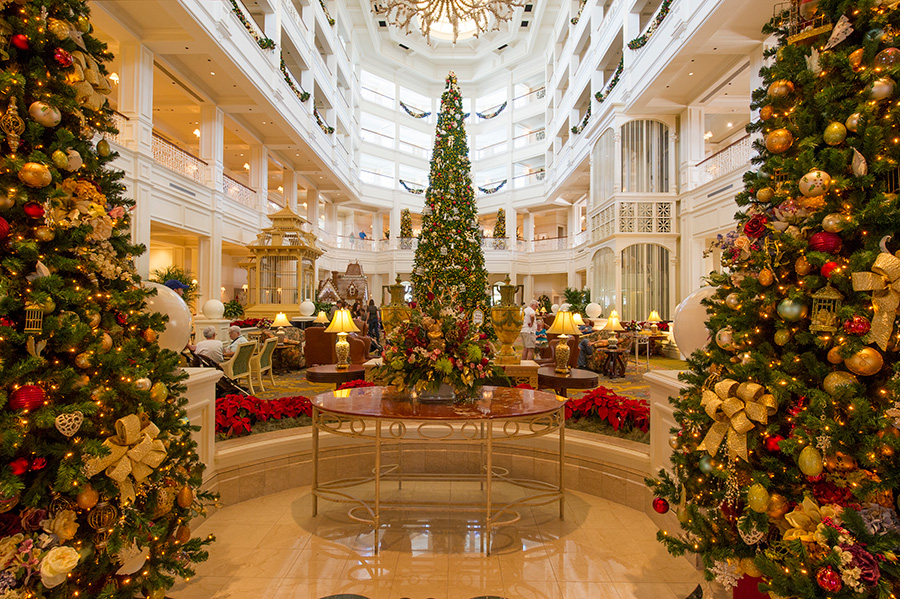 ResortLoop.com Episode 172 – Top 5 Holiday Decorated Disney Resort Lobbies