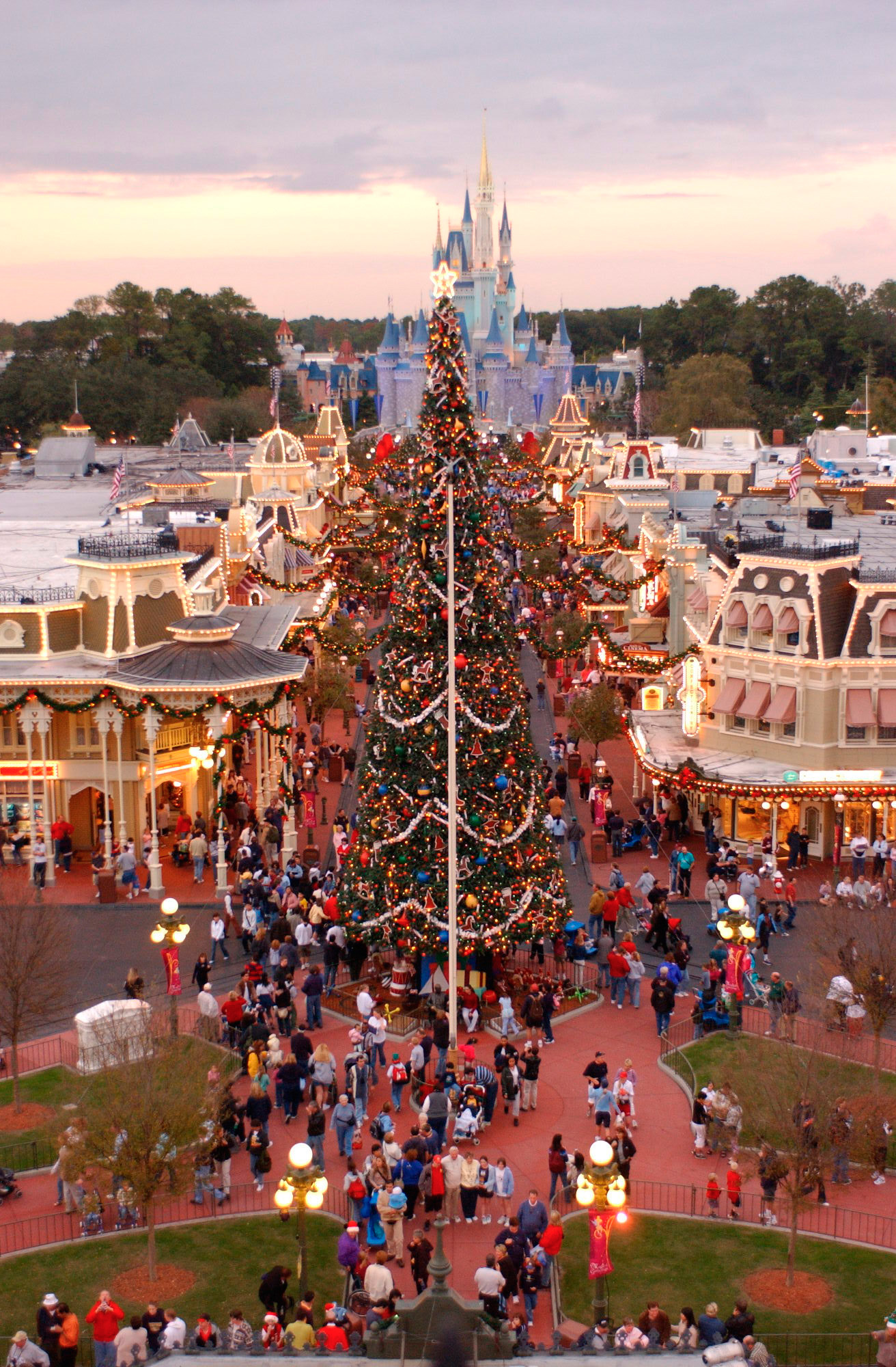 ResortLoop.com Episode 161 – Christmas at WDW with only a Very Merry Christmas Party Ticket