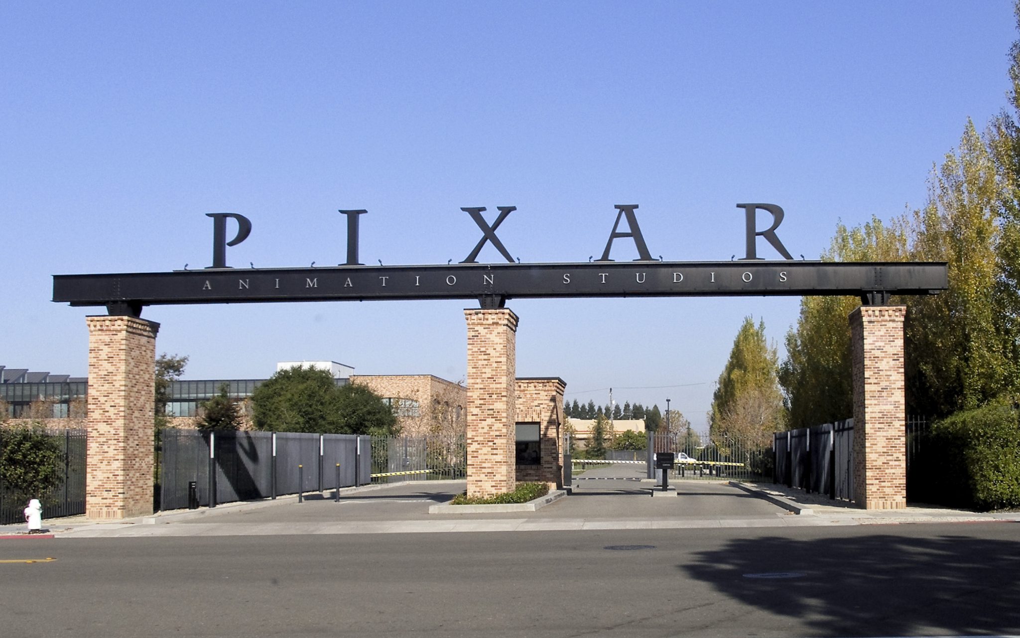 ResortLoop.com Episode 408 – We Talk With Pixar On Our 4th Anniversary!!!