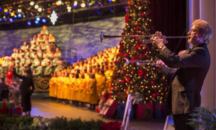 ResortLoop.com Episode 666 – Singing In The Candlelight Processional!